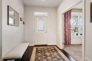 9785 Emerson Ct, Eden Prairie, MN 55347 - Photo 6