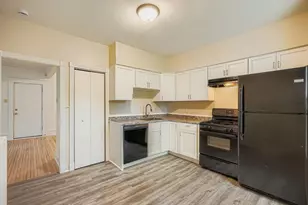 595 Hawthorne Ave E, Saint Paul, MN 55130 - Photo 6