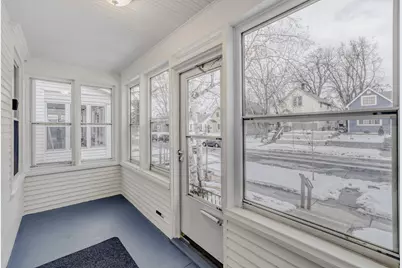 595 Hawthorne Avenue E, Saint Paul, MN 55130 - Photo 2