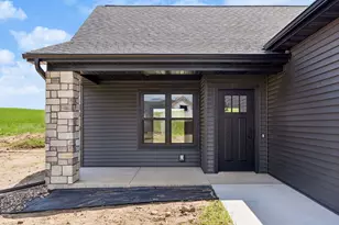 466 Coyote Way, New Richmond, WI 54017 - Photo 2