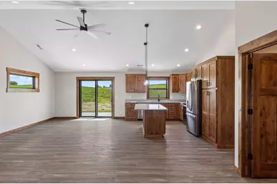 466 Coyote Way, New Richmond, WI 54017 - Photo 8