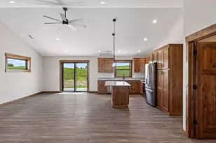 466 Coyote Way, New Richmond, WI 54017 - Photo 8