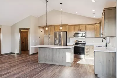 466 Coyote Way, New Richmond, WI 54017 - Photo 4