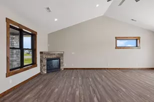 466 Coyote Way, New Richmond, WI 54017 - Photo 6