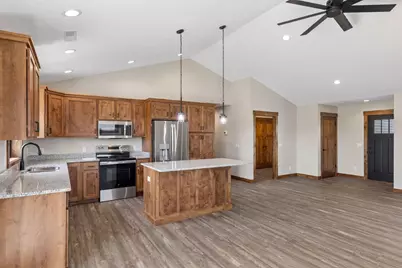 466 Coyote Way, New Richmond, WI 54017 - Photo 14