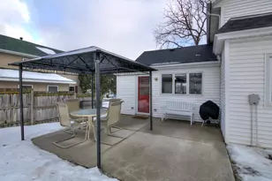 224 2nd St E, Wabasha, MN 55981 - Photo 6