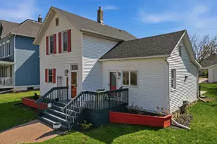 224 2nd St E, Wabasha, MN 55981 - Photo 4