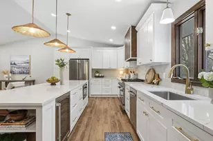 12011 Golden Acre Dr, Minnetonka, MN 55305 - Photo 12