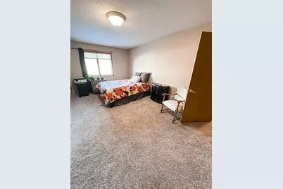 686 W River Drive, New London, MN 56273 - Photo 16