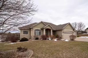 610 E Rolling Hills Dr, Le Center, MN 56057 - Photo 34