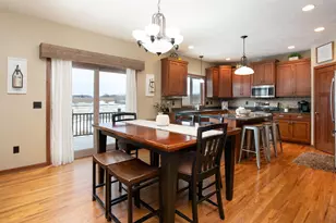 610 E Rolling Hills Dr, Le Center, MN 56057 - Photo 8