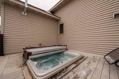 610 E Rolling Hills Drive, Le Center, MN 56057 - Photo 28