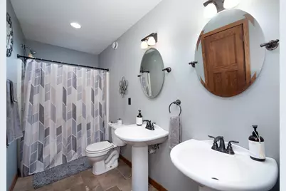 610 E Rolling Hills Drive, Le Center, MN 56057 - Photo 24