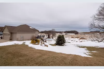 610 E Rolling Hills Drive, Le Center, MN 56057 - Photo 36