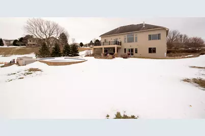 610 E Rolling Hills Drive, Le Center, MN 56057 - Photo 32