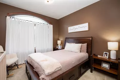 610 E Rolling Hills Drive, Le Center, MN 56057 - Photo 16