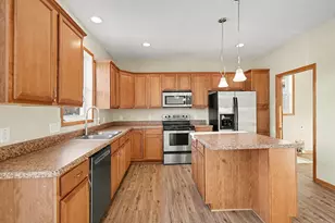 11169 Walnut Ln, Woodbury, MN 55129 - Photo 10