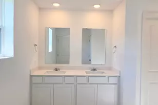 4747 Airlake Dr, Woodbury, MN 55129 - Photo 10