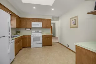 7064 Glenross Rd, Woodbury, MN 55125 - Photo 14