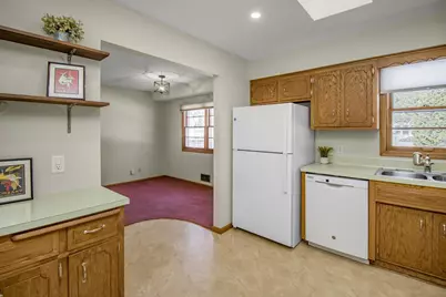 7064 Glenross Road, Woodbury, MN 55125 - Photo 16