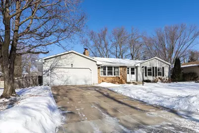 7064 Glenross Road, Woodbury, MN 55125 - Photo 2