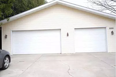 2200 10th Avenue SW, Austin, MN 55912 - Photo 6