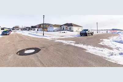 4268 Pine Parkway S, Fargo, ND 58104 - Photo 2