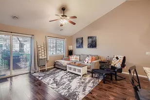 6887 Folkestone Rd, Apple Valley, MN 55124 - Photo 8