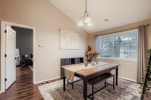 6887 Folkestone Rd, Apple Valley, MN 55124 - Photo 10