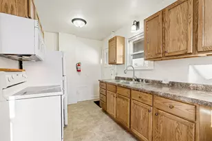 907 8th St SE, Austin, MN 55912 - Photo 16