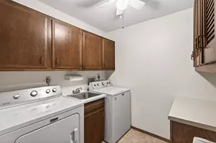 9500 Collegeview Rd, Bloomington, MN 55437 - Photo 14