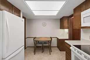 9500 Collegeview Rd, Bloomington, MN 55437 - Photo 12