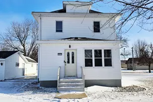 251 2nd St, Dawson, MN 56232 - Photo 2