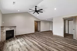 480 Coyote Way, New Richmond, WI 54017 - Photo 10