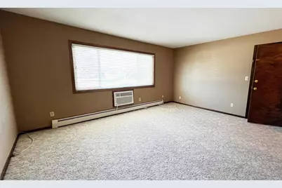 1221 Madison Avenue #215, Detroit Lakes, MN 56501 - Photo 2