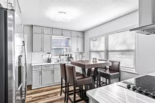 975 Hyacinth Ave E, Saint Paul, MN 55106 - Photo 4