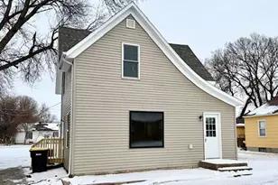 515 E Spring St, Redwood Falls, MN 56283 - Photo 2