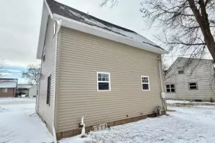 515 E Spring St, Redwood Falls, MN 56283 - Photo 4