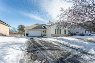 5537 Golfview Ave N, Oakdale, MN 55128 - Photo 46