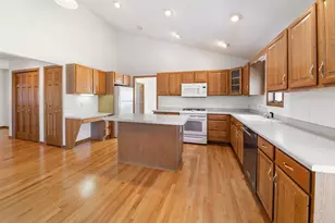 8111 Kimberly Ln N, Maple Grove, MN 55311 - Photo 18