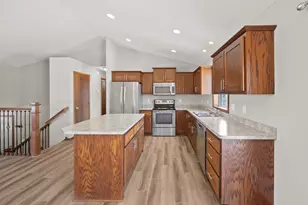 271 Greenway Dr, Delano, MN 55328 - Photo 4