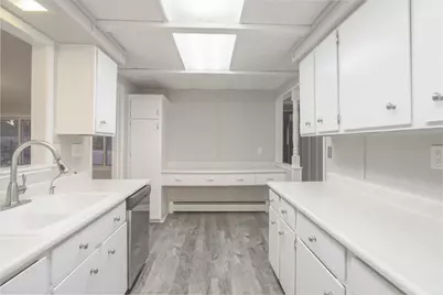 19115 Homestead Circle, Eden Prairie, MN 55346 - Photo 6