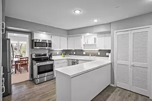 3412 Oak Ridge Rd, Hopkins, MN 55305 - Photo 10