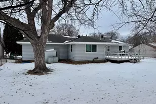 6109 Bethia Ln, Brooklyn Park, MN 55429 - Photo 4