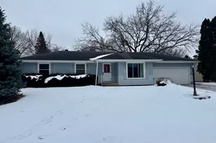 6109 Bethia Ln, Brooklyn Park, MN 55429 - Photo 2