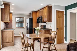 431 S 9th St, La Crescent, MN 55947 - Photo 6