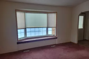 322 St Paul Ave S, Thief River Falls, MN 56701 - Photo 8