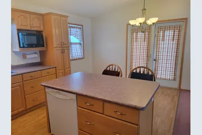 322 Saint Paul Avenue S, Thief River Falls, MN 56701 - Photo 6