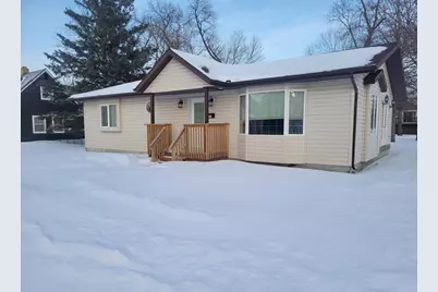 322 Saint Paul Avenue S, Thief River Falls, MN 56701 - Photo 1