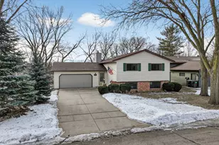 2335 2nd Ave SW, Rochester, MN 55902 - Photo 2